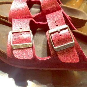 Girls Birkenstock’s Euro sz. 34, US sz. 3